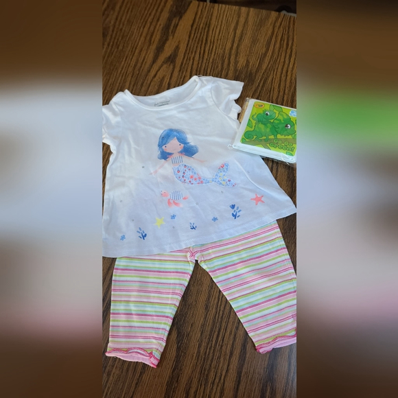 Toddler Girls Outfit 12 Months + Bath Book - Picture 2 of 7